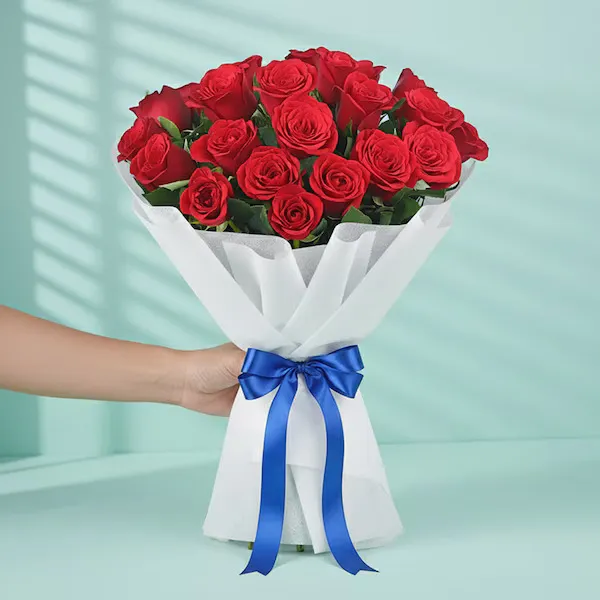 15 red roses bouquet 15 red roses bouquet