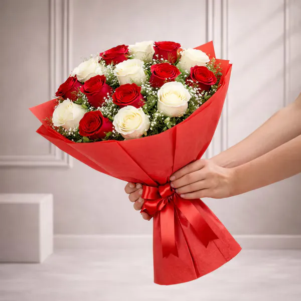 15 mixed red and white roses bouquet 15 mixed red and white roses bouquet
