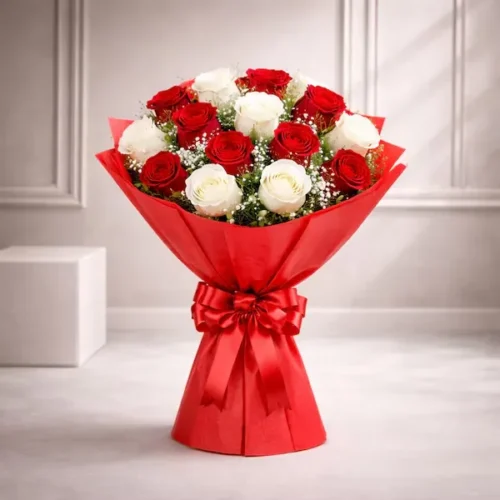15 mixed red and white roses bouquet