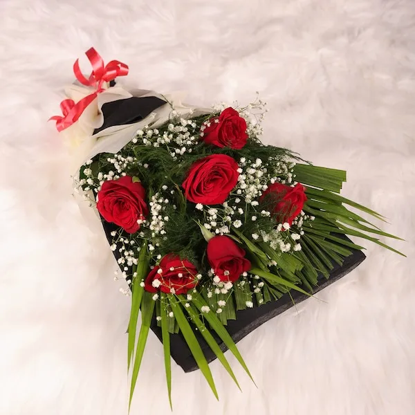 adorable red roses bunch adorable red roses bunch