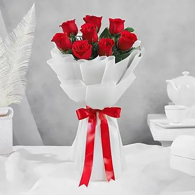 classy 8 red roses bouquet